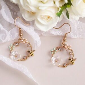 Delicate Floral‎ Circle Golden Plated Earrings with Bee & White Flower Design